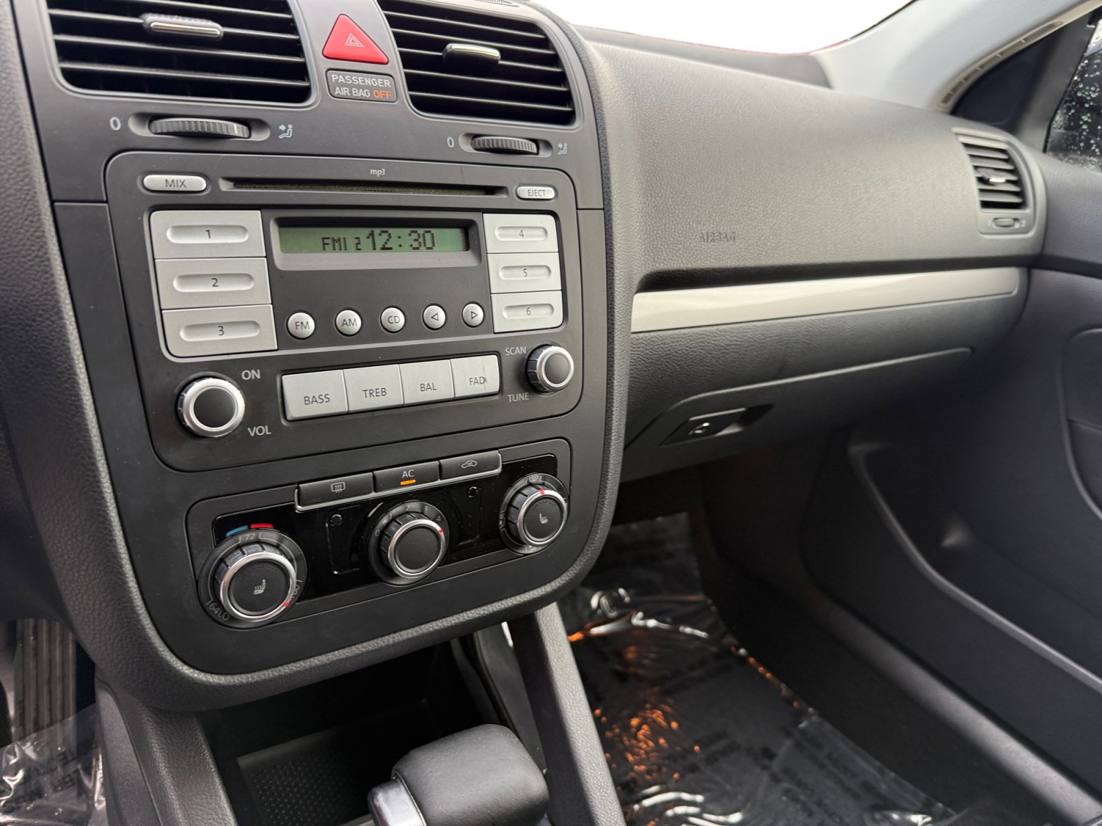 Used 2010 Volkswagen Jetta Limited Edition FWD image 12