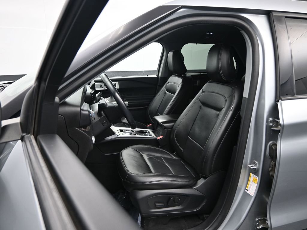 Used 2022 Ford Explorer Limited w/ Equipment Group 301A image 27