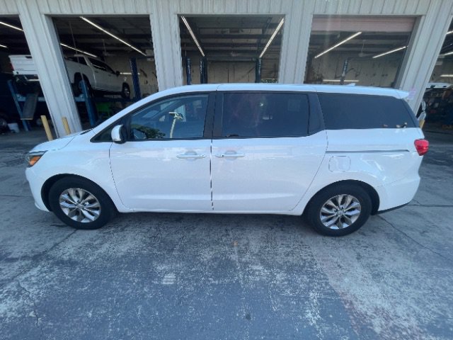 Used 2021 Kia Sedona LX FWD image 3