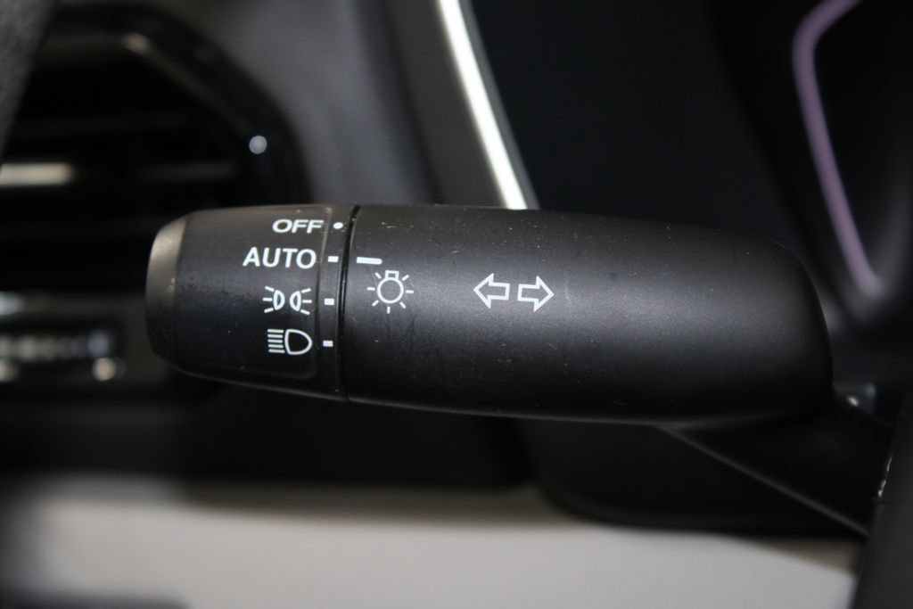 Used 2023 Honda Pilot LX image 37