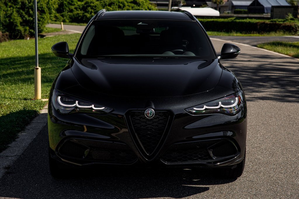 New 2025 Alfa Romeo Stelvio Sprint image 8