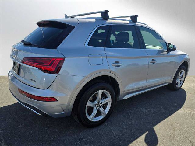 Used 2023 Audi Q5 2.0T Premium w/ Convenience Package image 3