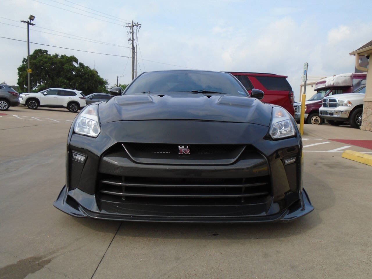 Used 2016 Nissan GT-R Premium AWD/4WD image 2