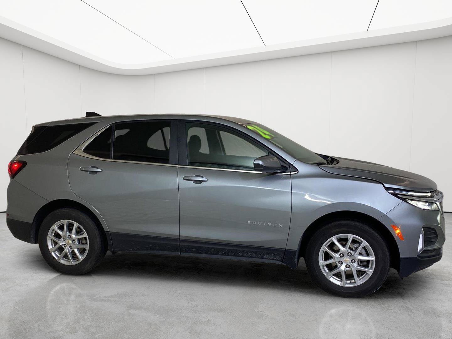 Used 2024 Chevrolet Equinox LT w/ LPO, Floor Liner Package FWD image 11