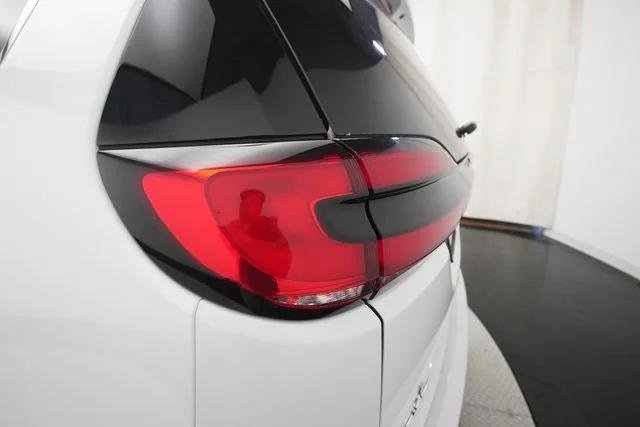 Certified 2024 Chrysler Pacifica Touring-L image 31