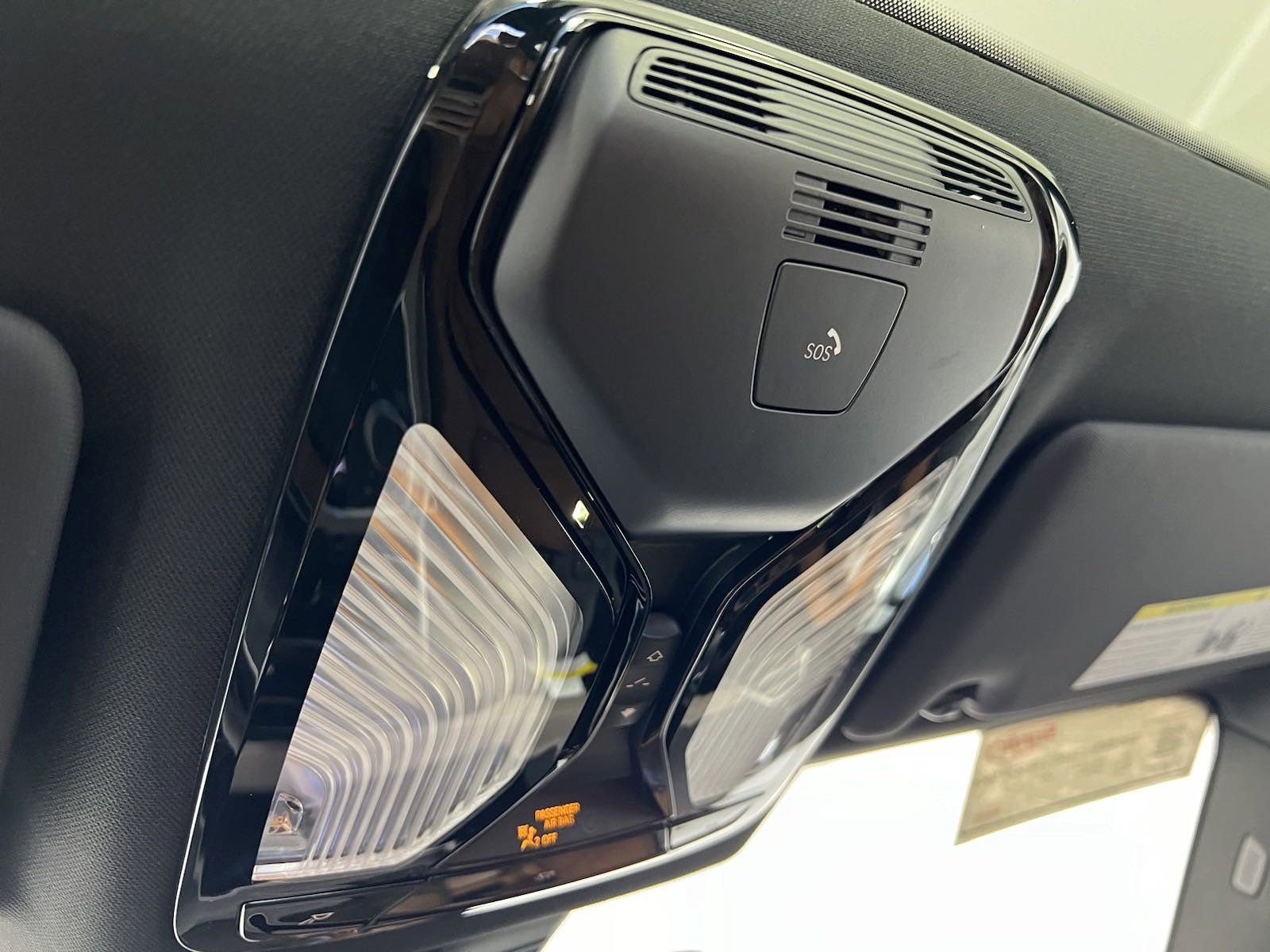 Used 2025 BMW 230i Coupe w/ M Sport Package image 20