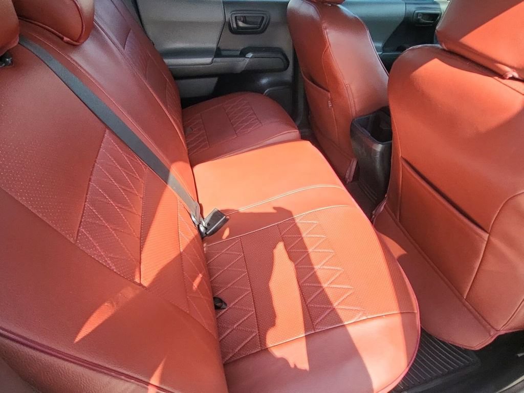 Used 2019 Toyota Tacoma SR AWD/4WD image 30