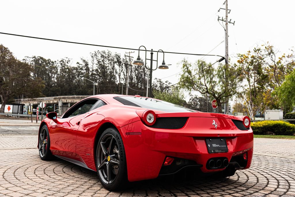 Used 2015 Ferrari 458 Italia Coupe RWD image 25