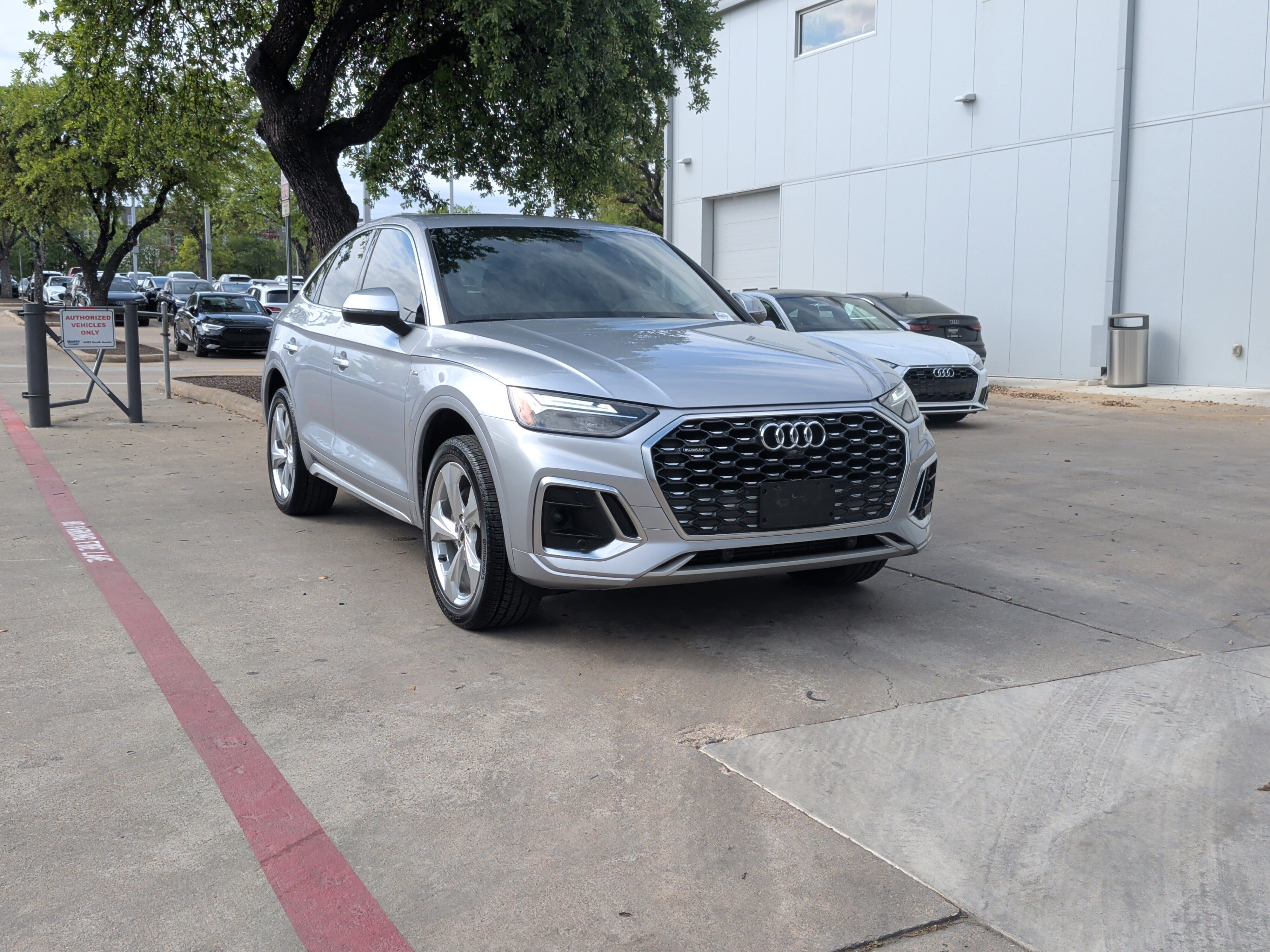 Certified 2023 Audi Q5 2.0T Premium w/ Convenience Package AWD/4WD image 2