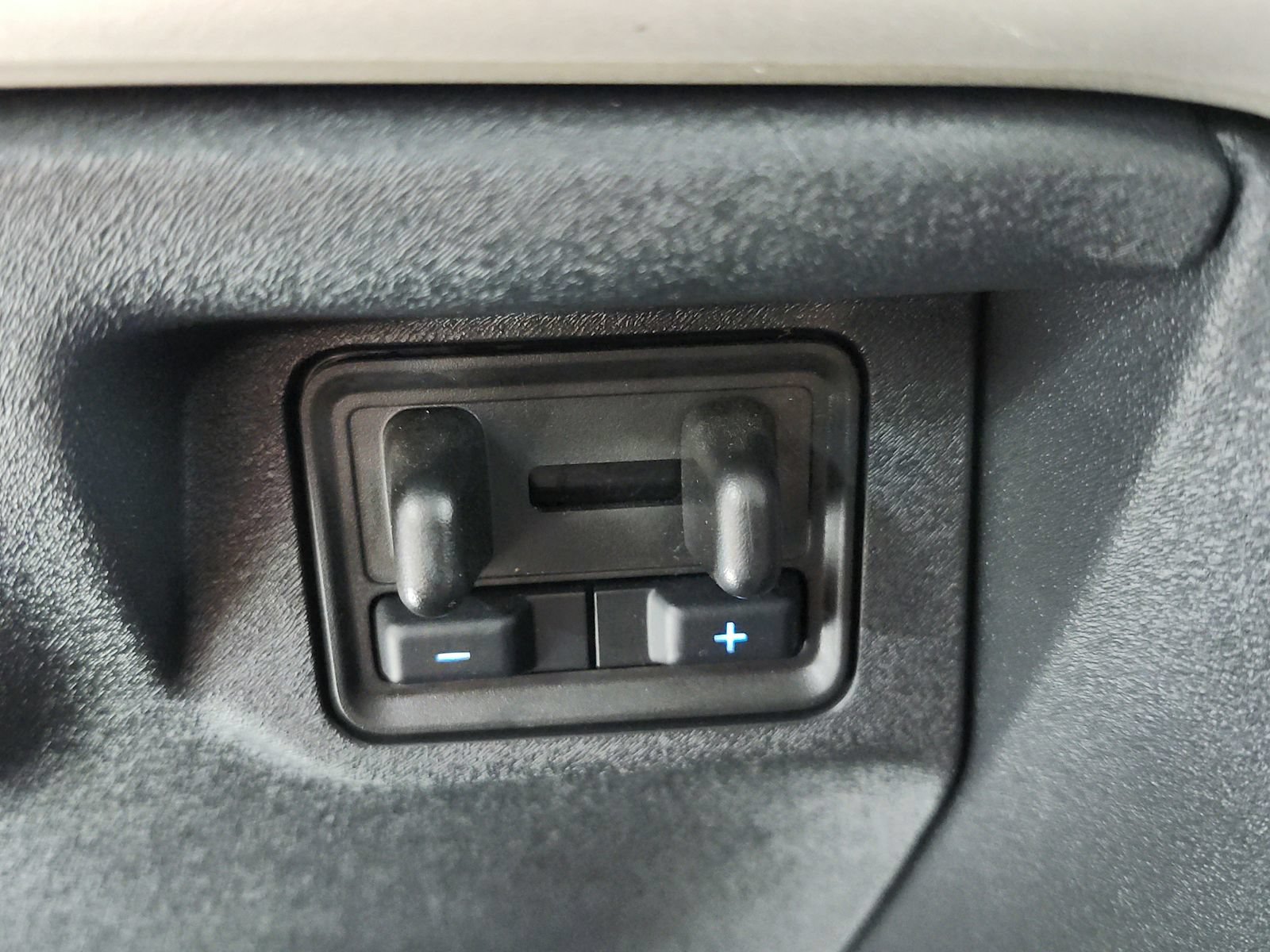 Used 2025 Ford Expedition Active AWD/4WD image 40