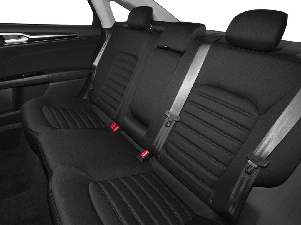 Used 2016 Ford Fusion SE FWD image 9