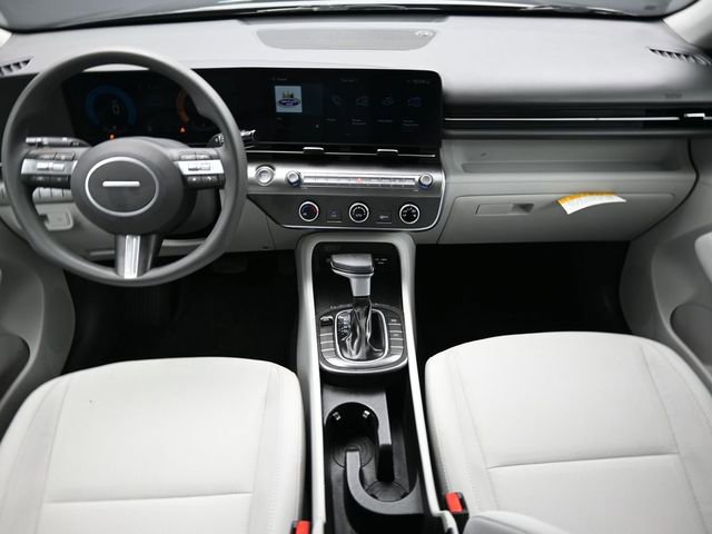 Used 2025 Hyundai Kona SE image 11