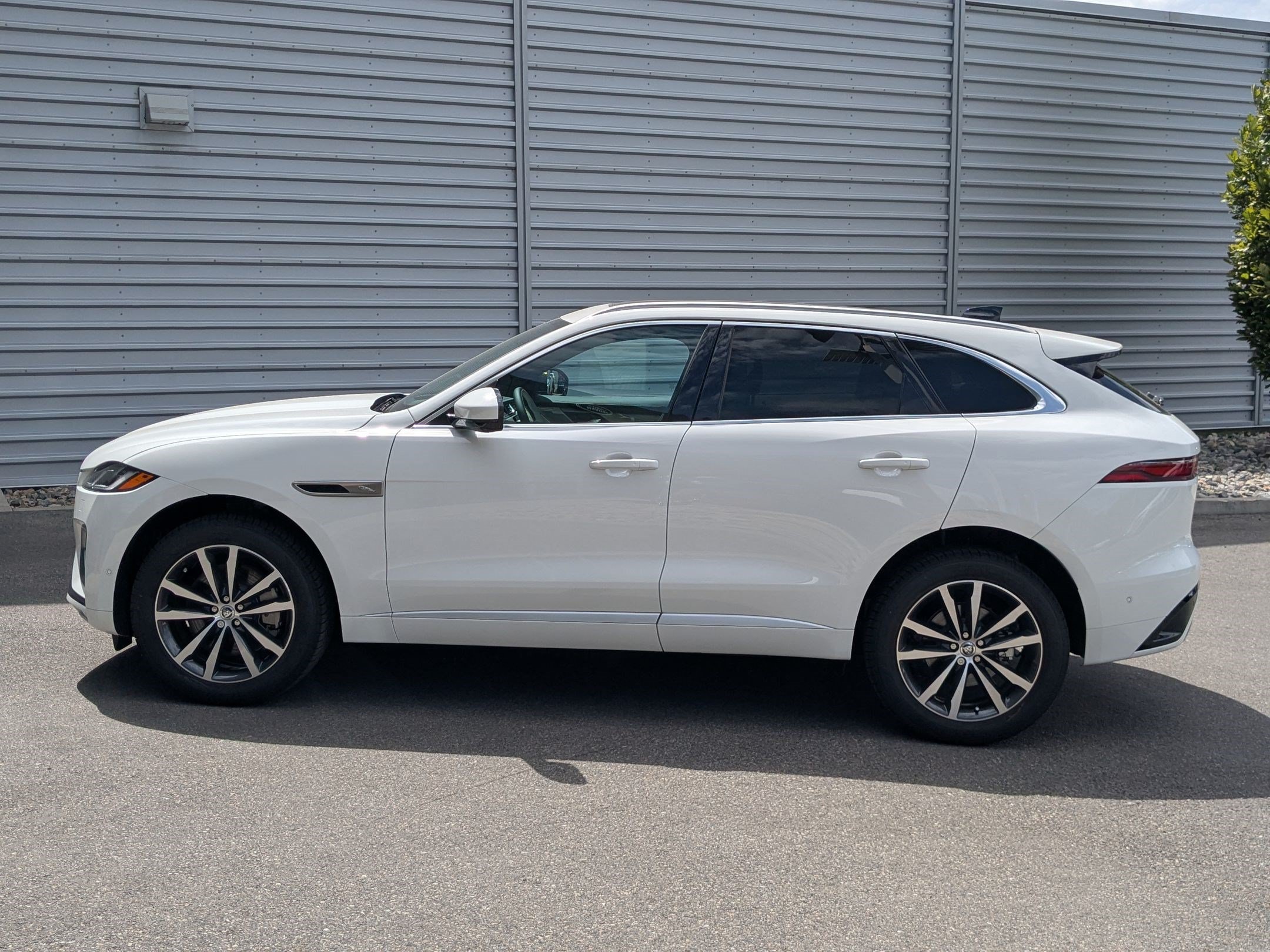 New 2026 Jaguar F-PACE R-Dynamic S AWD/4WD image 8
