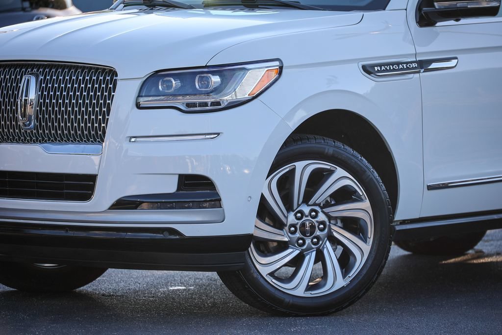 Used 2022 Lincoln Navigator Reserve AWD/4WD image 13