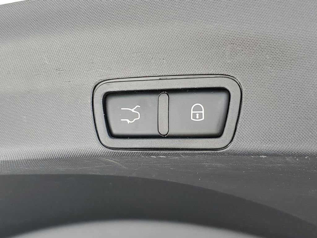 Used 2018 Alfa Romeo Stelvio AWD image 13