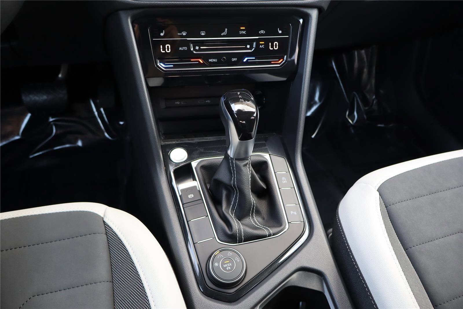 New 2026 Volkswagen Taos SE AWD/4WD image 20