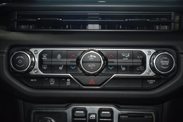 Used 2025 Jeep Wrangler Unlimited Rubicon w/ XTREMEE 35" Tire Package image 30