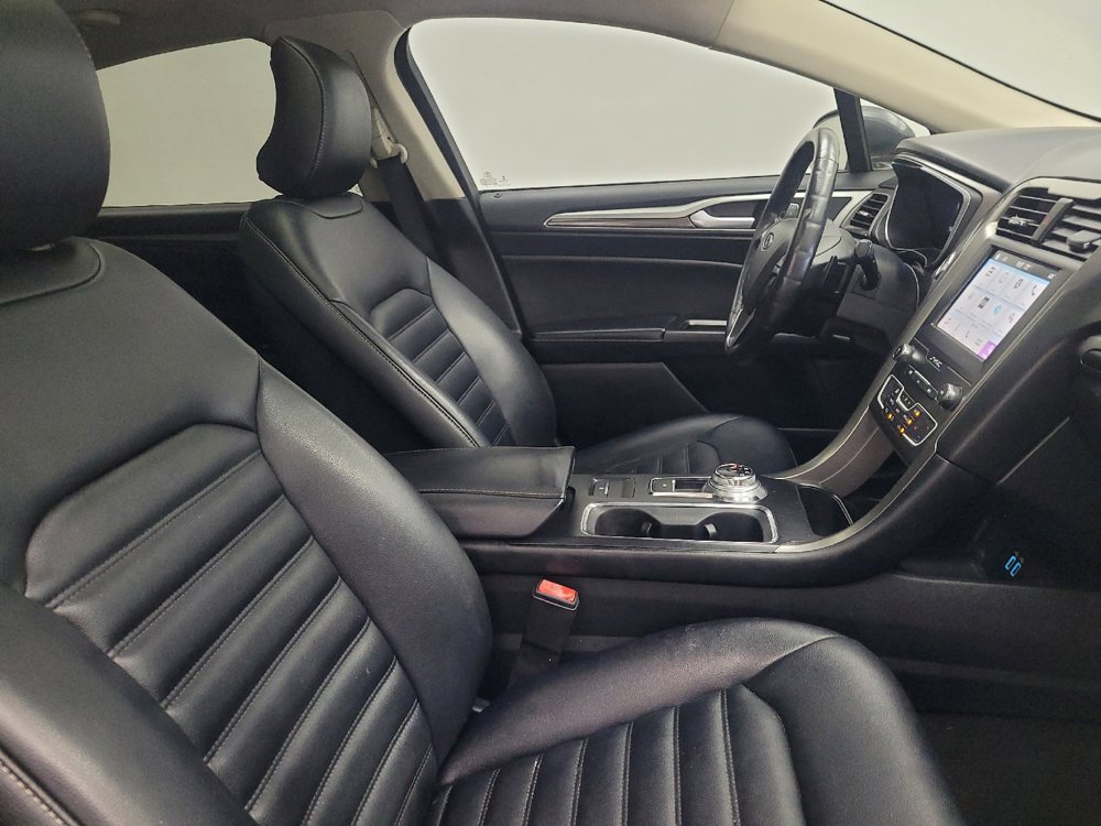 Used 2019 Ford Fusion SEL FWD image 21