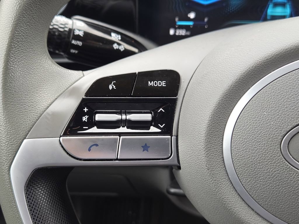 Used 2024 Hyundai Elantra SEL image 32