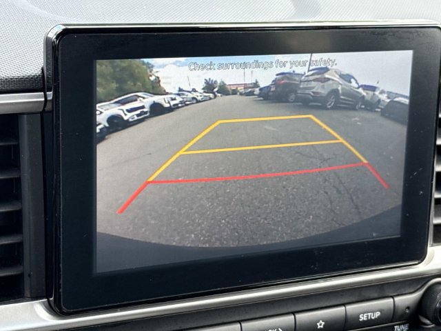 Used 2021 Hyundai Venue SE FWD image 17