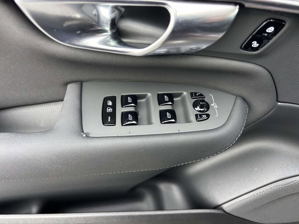 New 2026 Volvo XC90 B6 Ultra w/ Protection Package Premier image 14