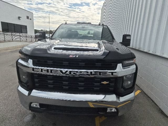 Used 2022 Chevrolet Silverado 3500 LT w/ Convenience Package AWD/4WD image 2