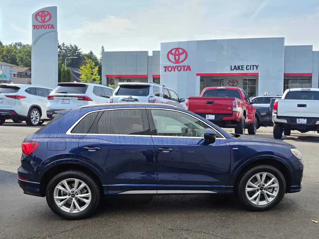 Used 2024 Audi Q3 2.0T Premium Plus w/ Premium Plus Package AWD/4WD image 8