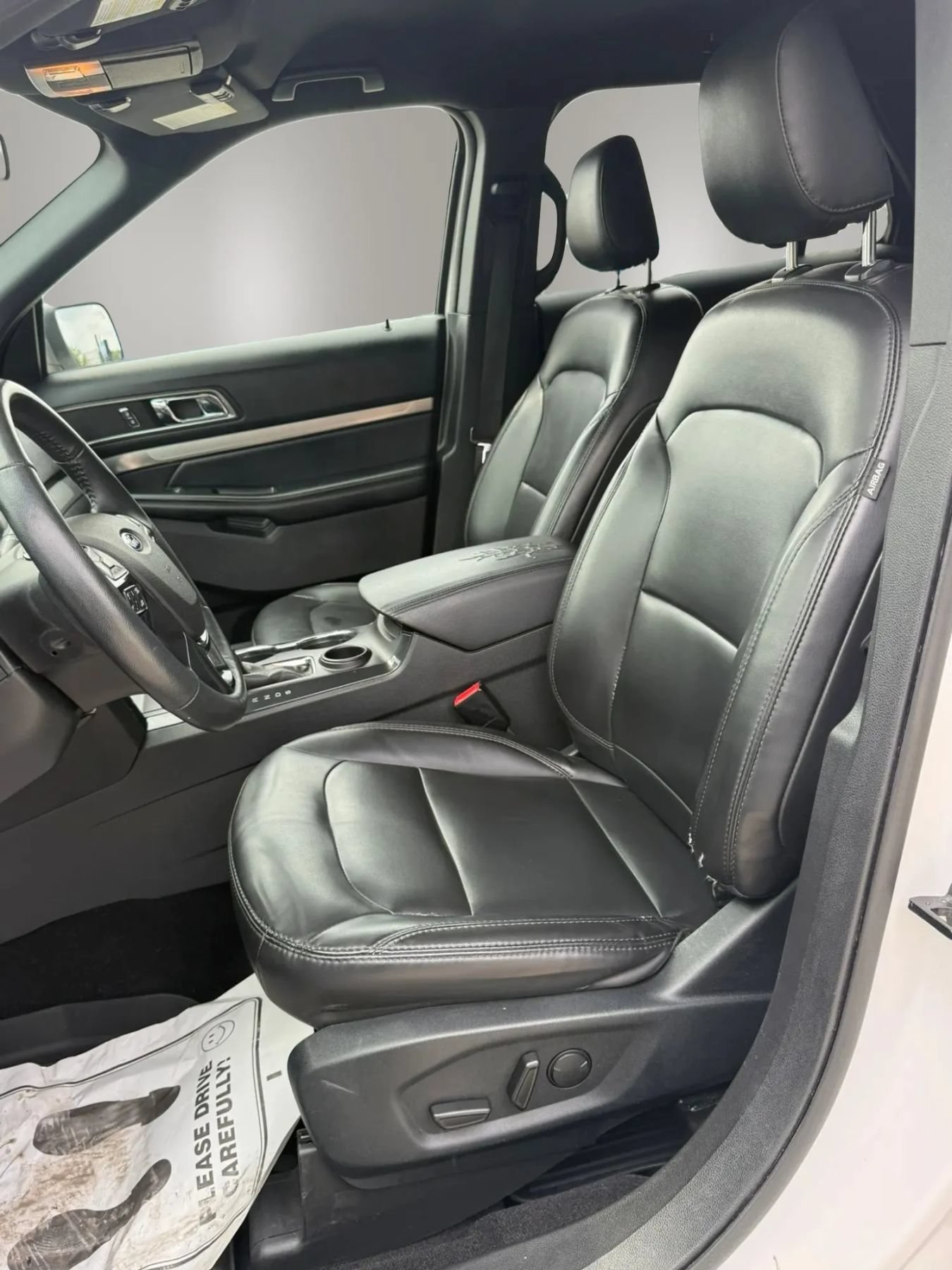 Used 2019 Ford Explorer XLT w/ Equipment Group 202A FWD image 16
