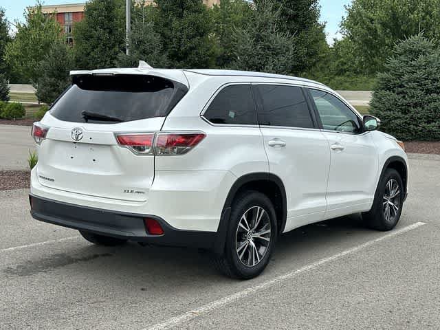 Used 2016 Toyota Highlander XLE AWD/4WD image 34