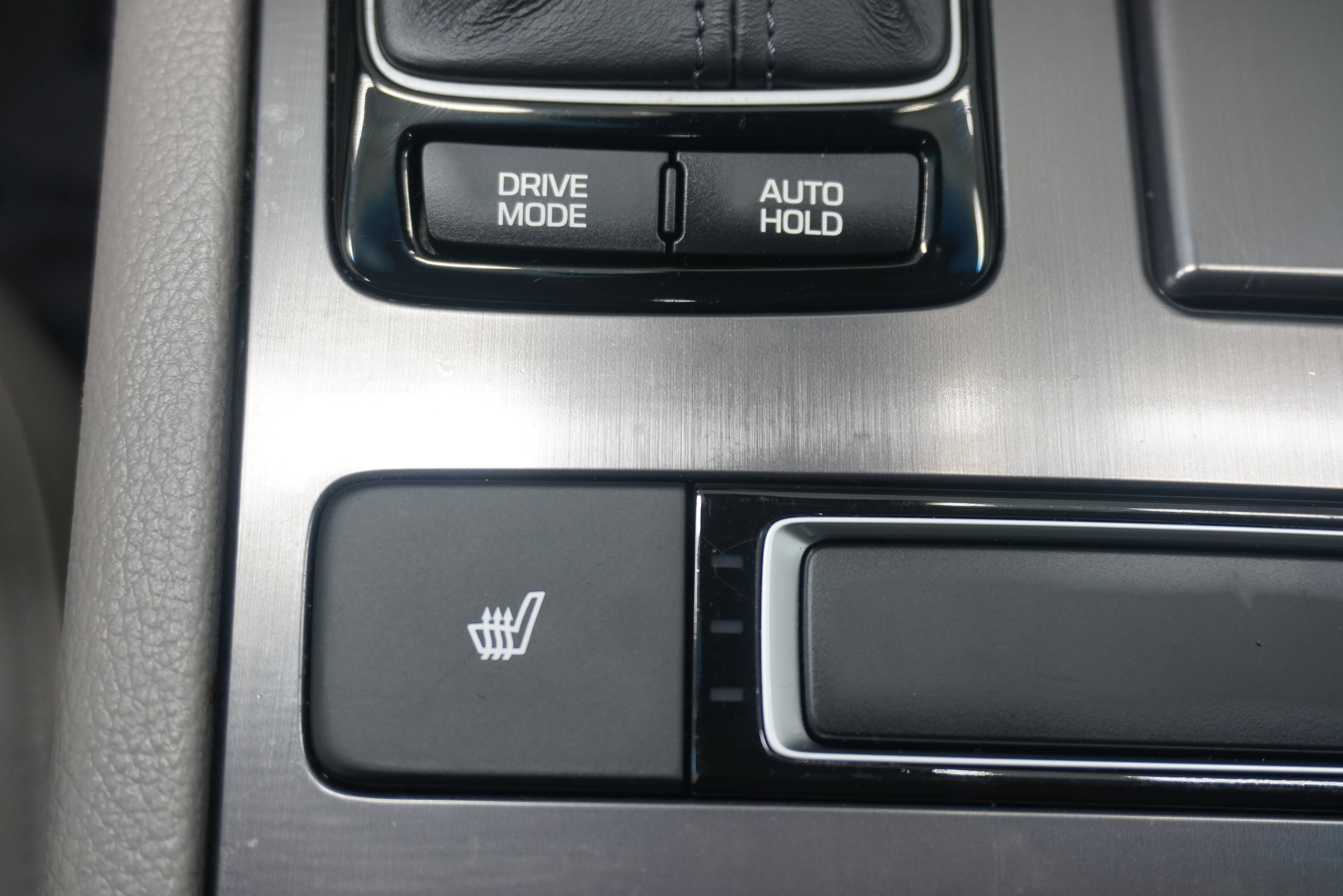 Used 2017 Genesis G80 3.8 RWD image 21