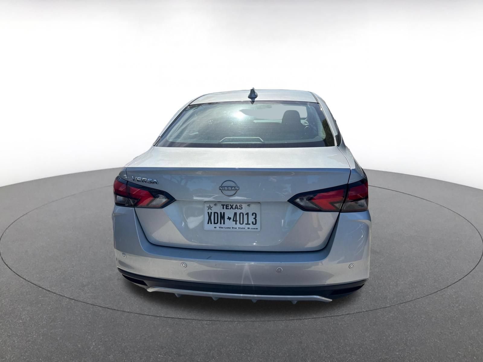 Used 2025 Nissan Versa SV FWD image 8