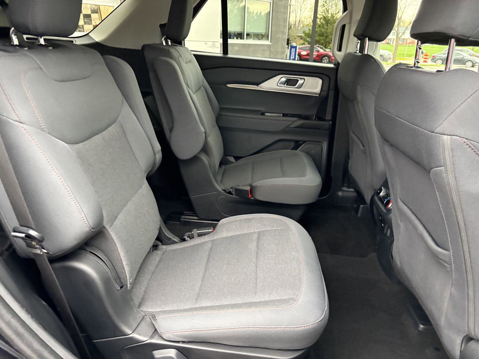 Used 2025 Ford Explorer Active image 21