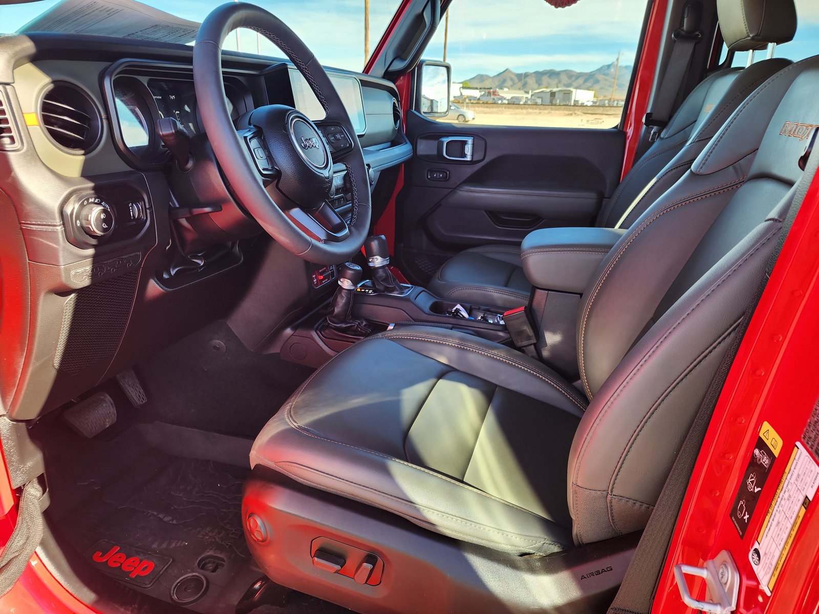 Used 2025 Jeep Gladiator Mojave AWD/4WD image 21