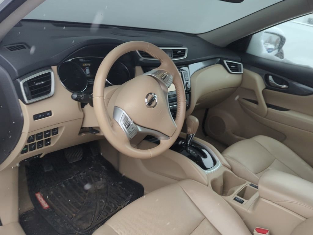 Used 2015 Nissan Rogue SL w/ SL Premium Package image 8