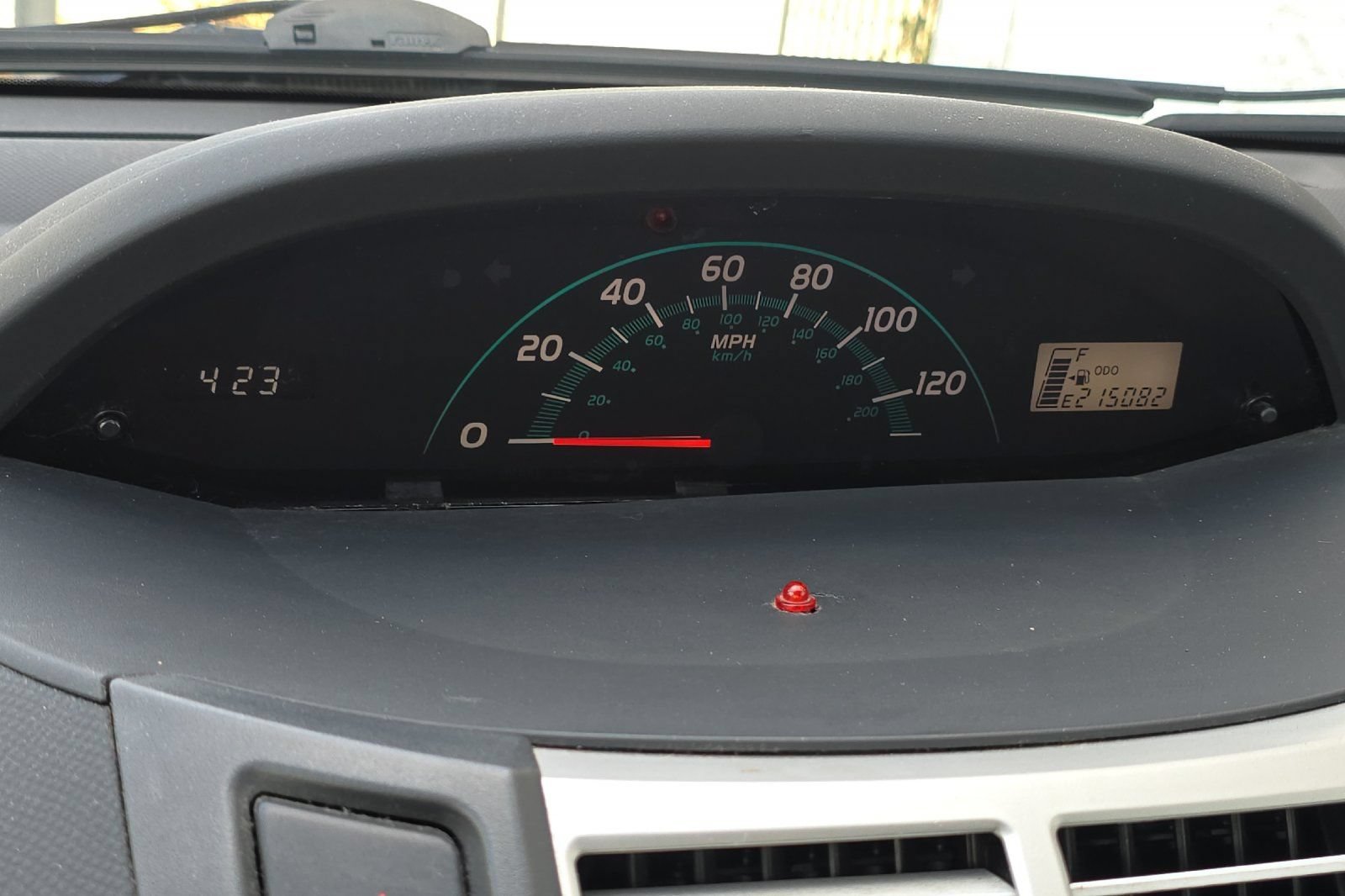 Used 2007 Toyota Yaris 2-Door Hatchback FWD image 22