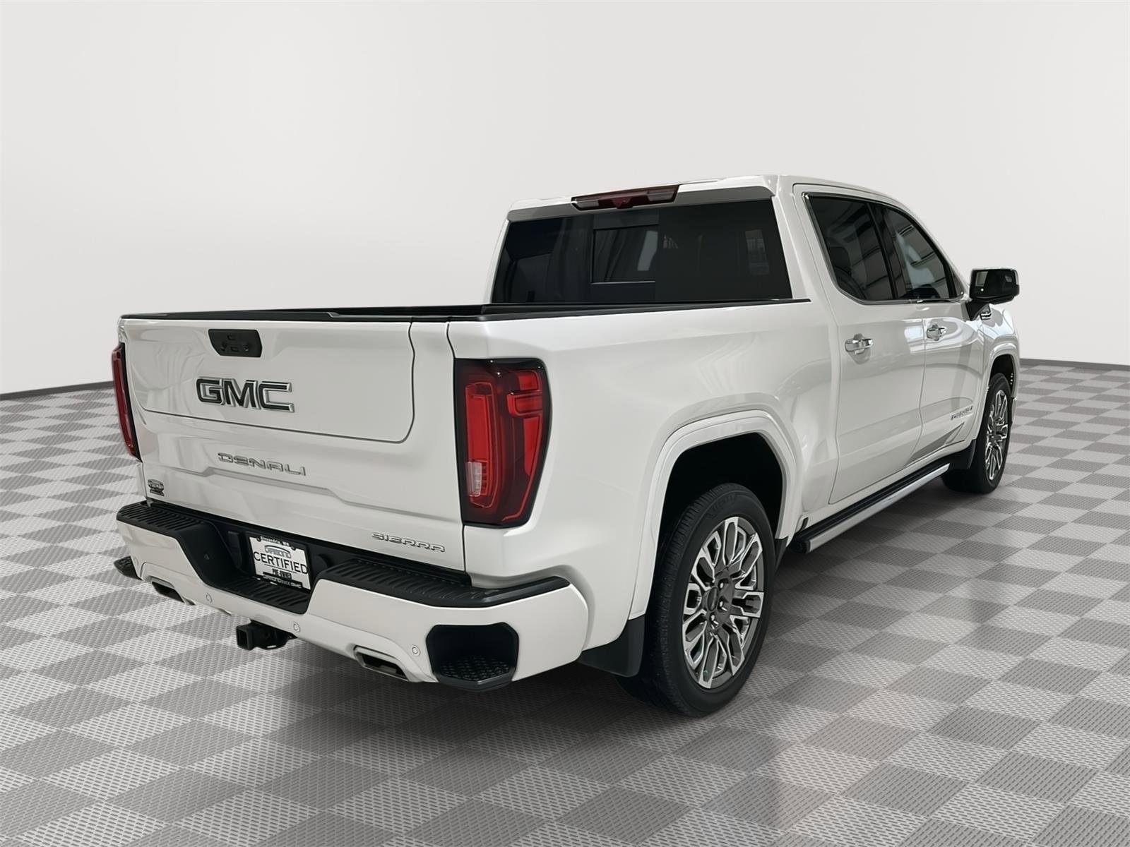 Used 2024 GMC Sierra 1500 Denali Ultimate image 5