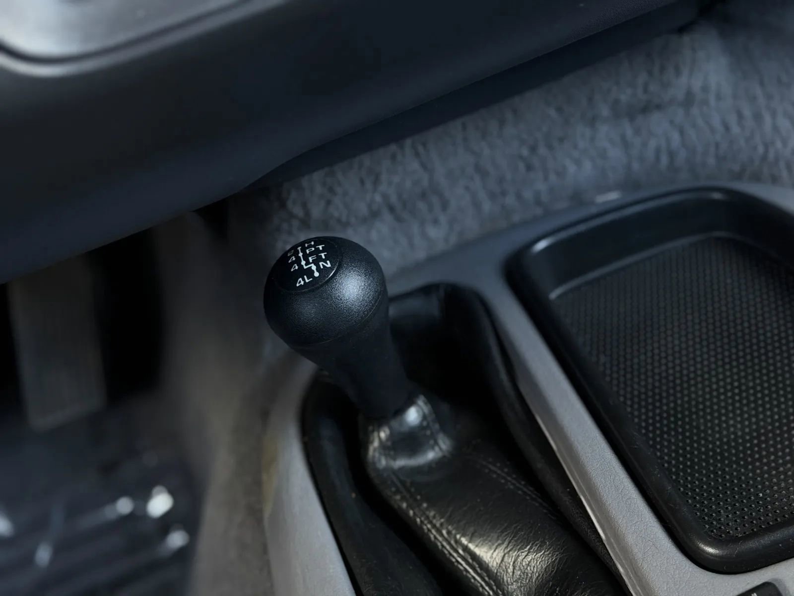 Used 1998 Dodge Durango 4WD image 30