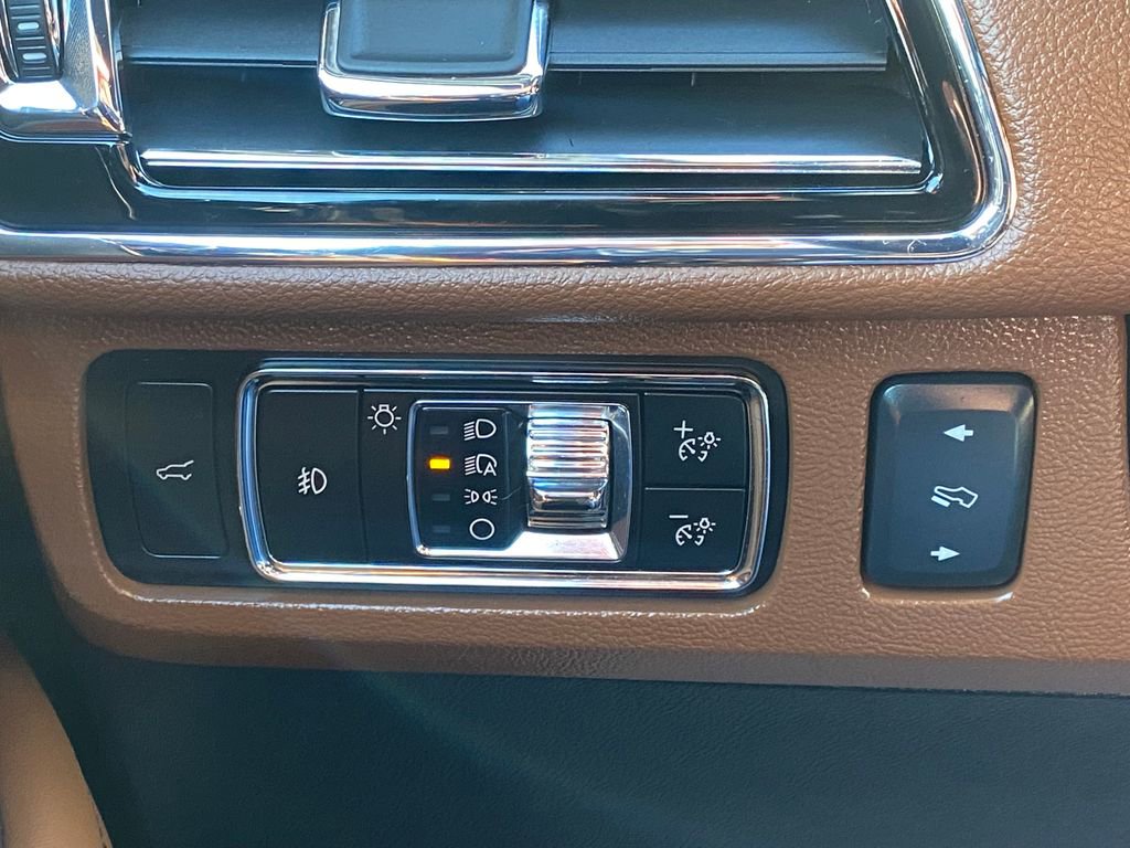 Used 2024 Lincoln Navigator L Reserve w/ Monochromatic Package image 32