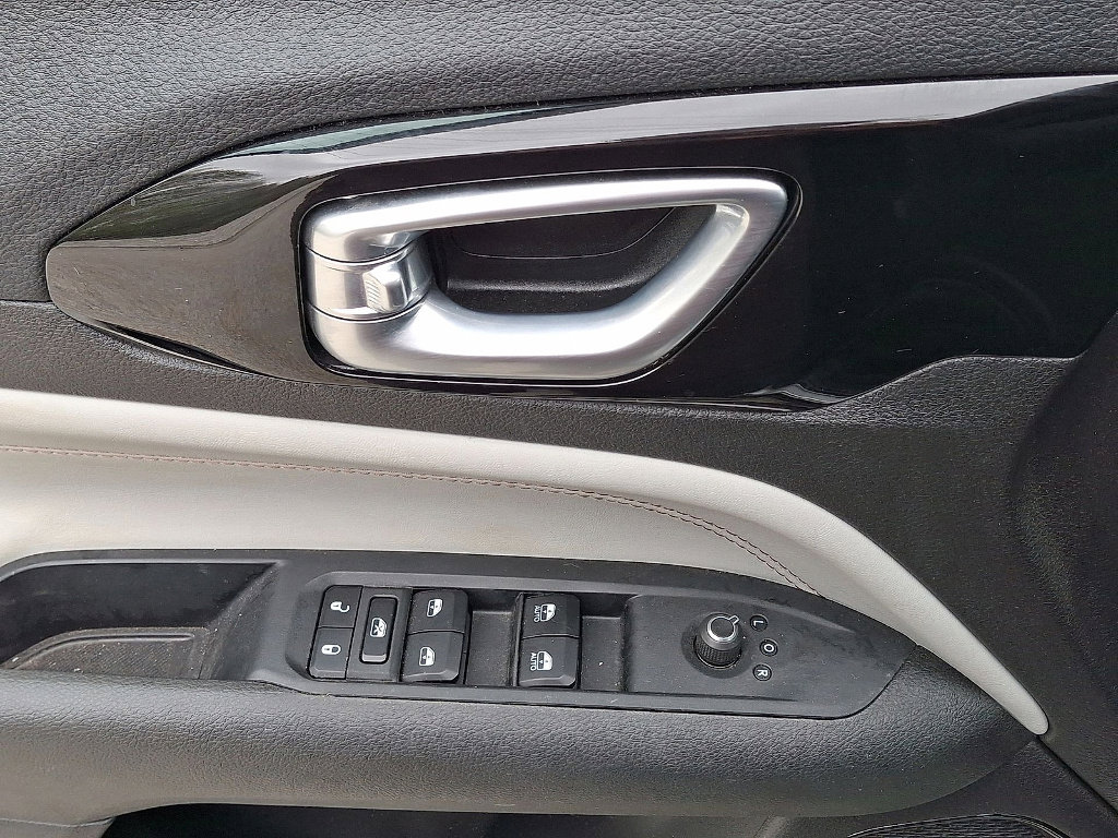 Used 2025 Jeep Compass Limited AWD/4WD image 10