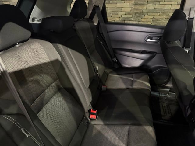 Certified 2025 Nissan Rogue SV image 33