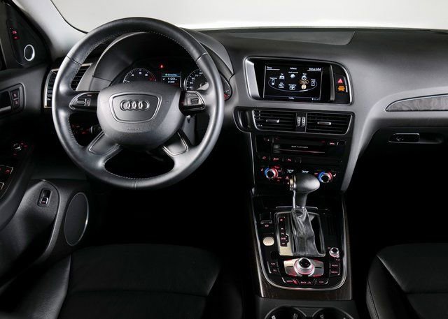 Used 2017 Audi Q5 2.0T Premium Plus w/ Technology Package image 12