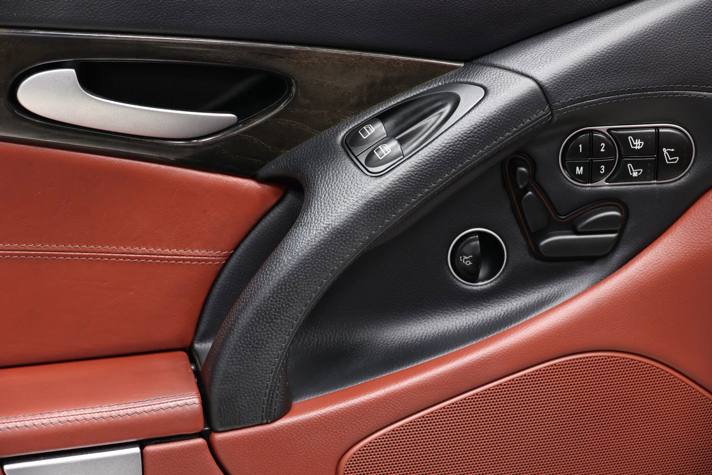 Used 2012 Mercedes-Benz SL 63 AMG image 11