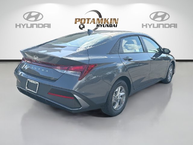 Certified 2026 Hyundai Elantra SE FWD image 6