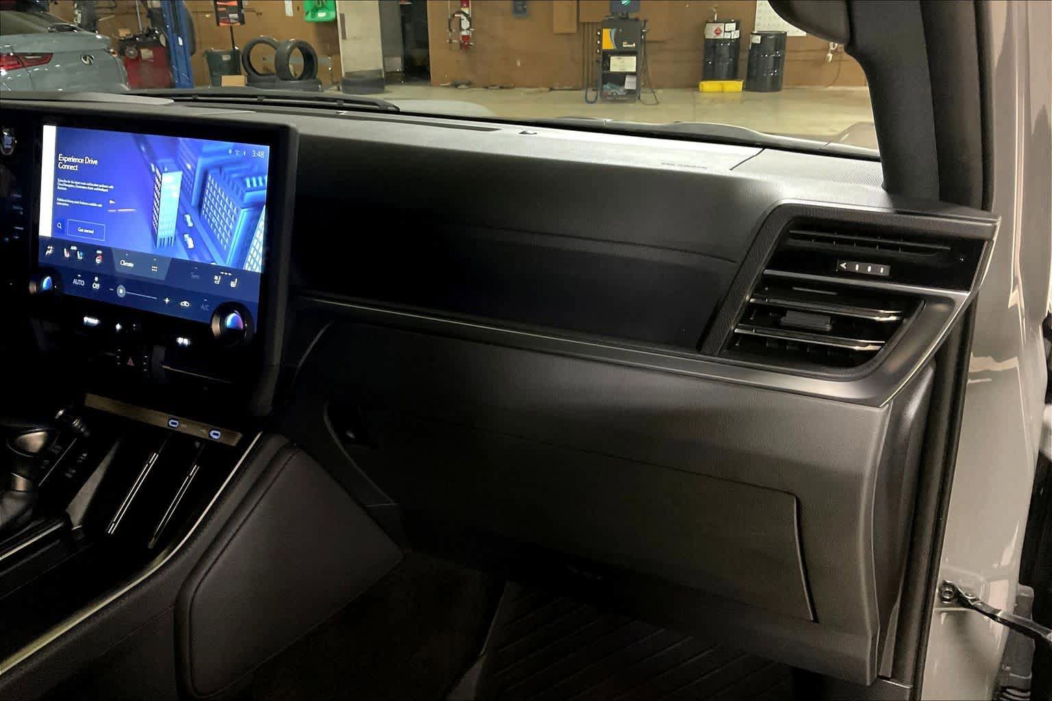 Used 2024 Lexus GX 550 image 17