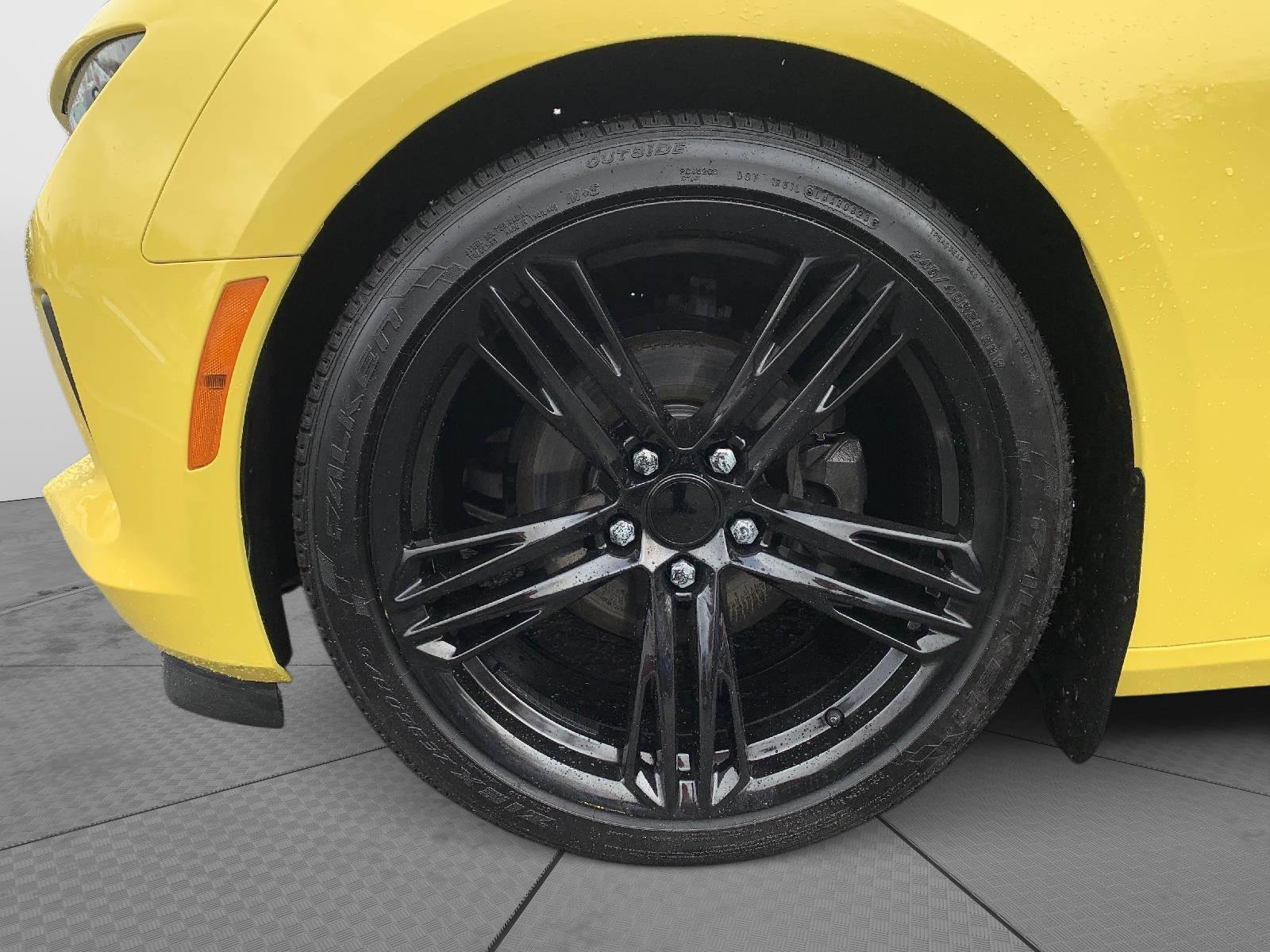 Used 2017 Chevrolet Camaro LT w/ RS Package image 9