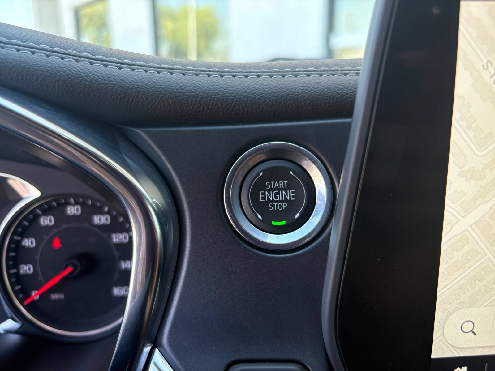 Used 2025 Chevrolet Blazer LT FWD image 27