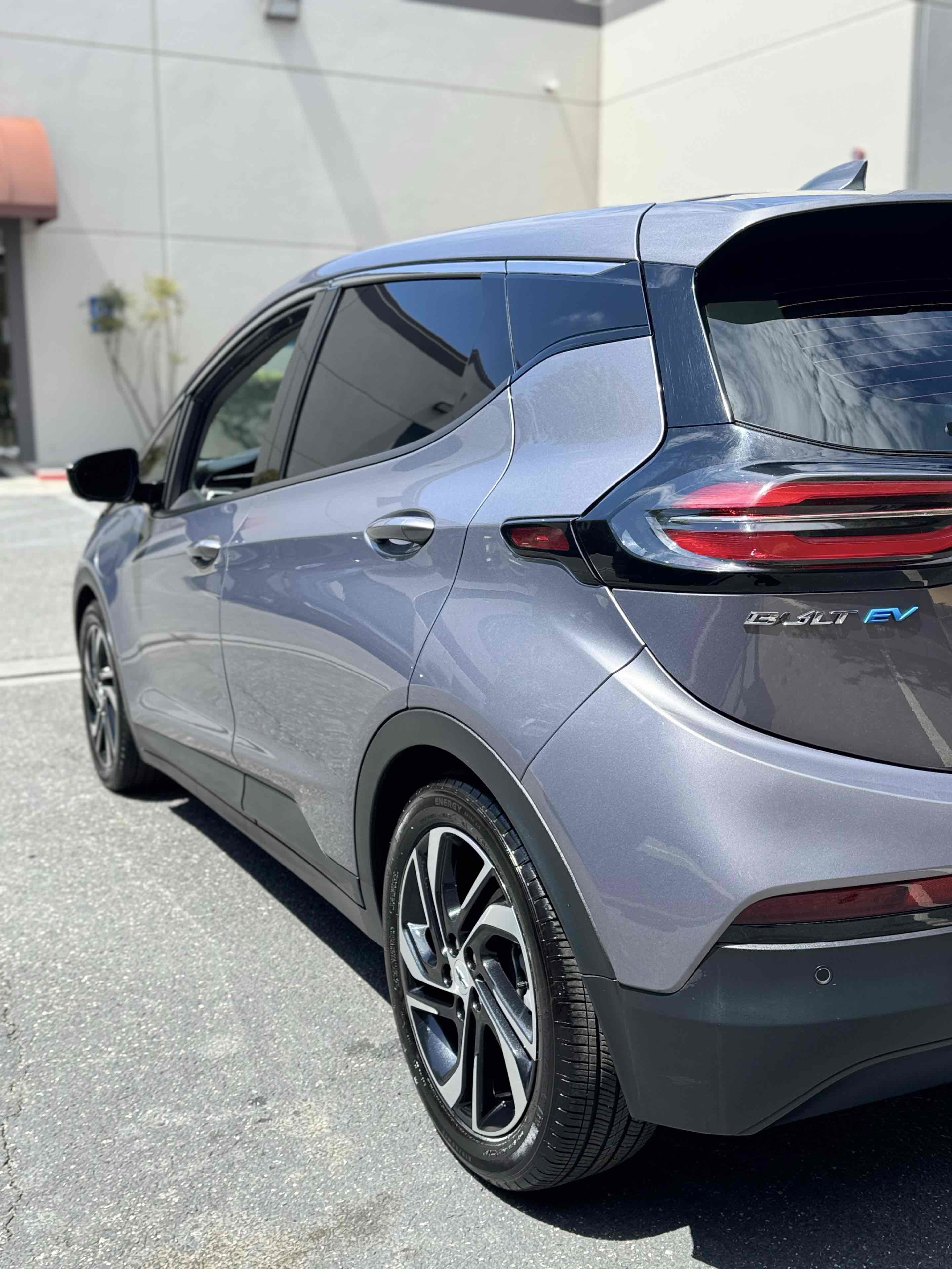 Used 2023 Chevrolet Bolt LT w/ Infotainment Package FWD image 21