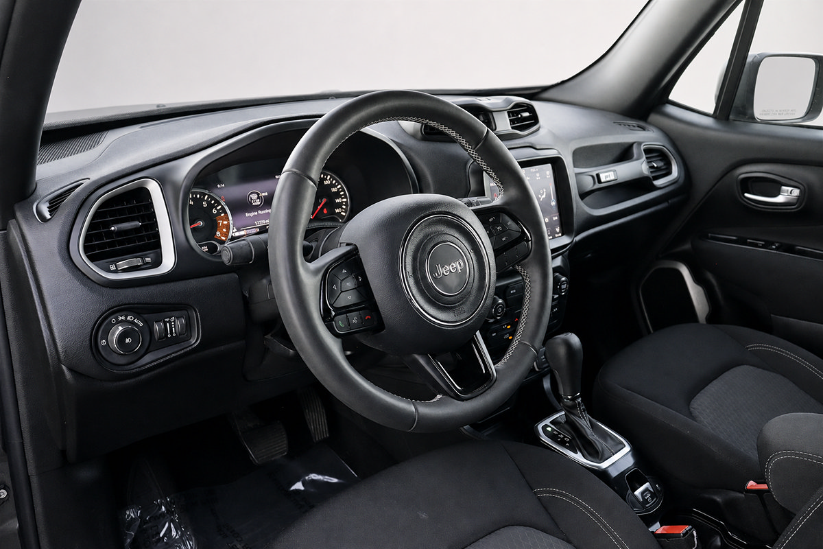 Used 2021 Jeep Renegade Latitude AWD/4WD image 26