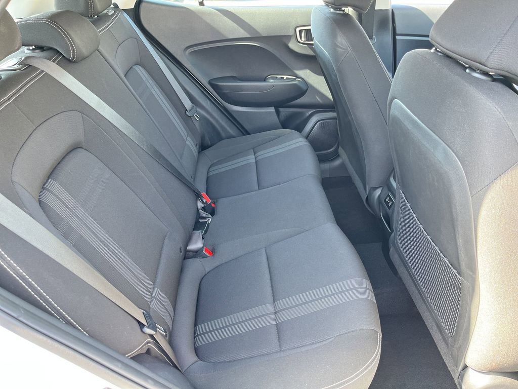 Used 2025 Hyundai Venue SEL FWD image 28