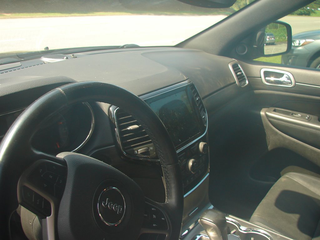 Used 2019 Jeep Grand Cherokee Altitude image 7